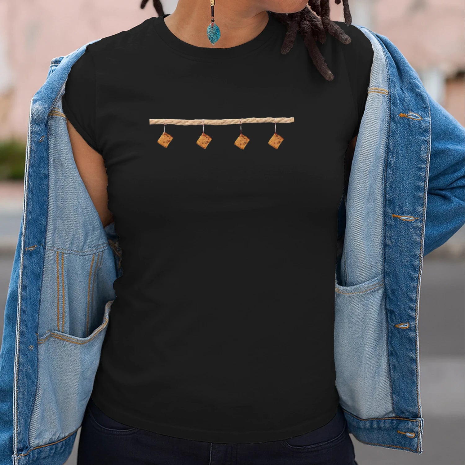 {"origin":"mayzing","colors":["Zwart","Zwart","Zwart","Zwart","Zwart","Zwart","Zwart","Zwart"],"sizes":["S","5XL","4XL","3XL","2XL","XL","L","M"],"isMainImage":false,"isCustomMockup":false}