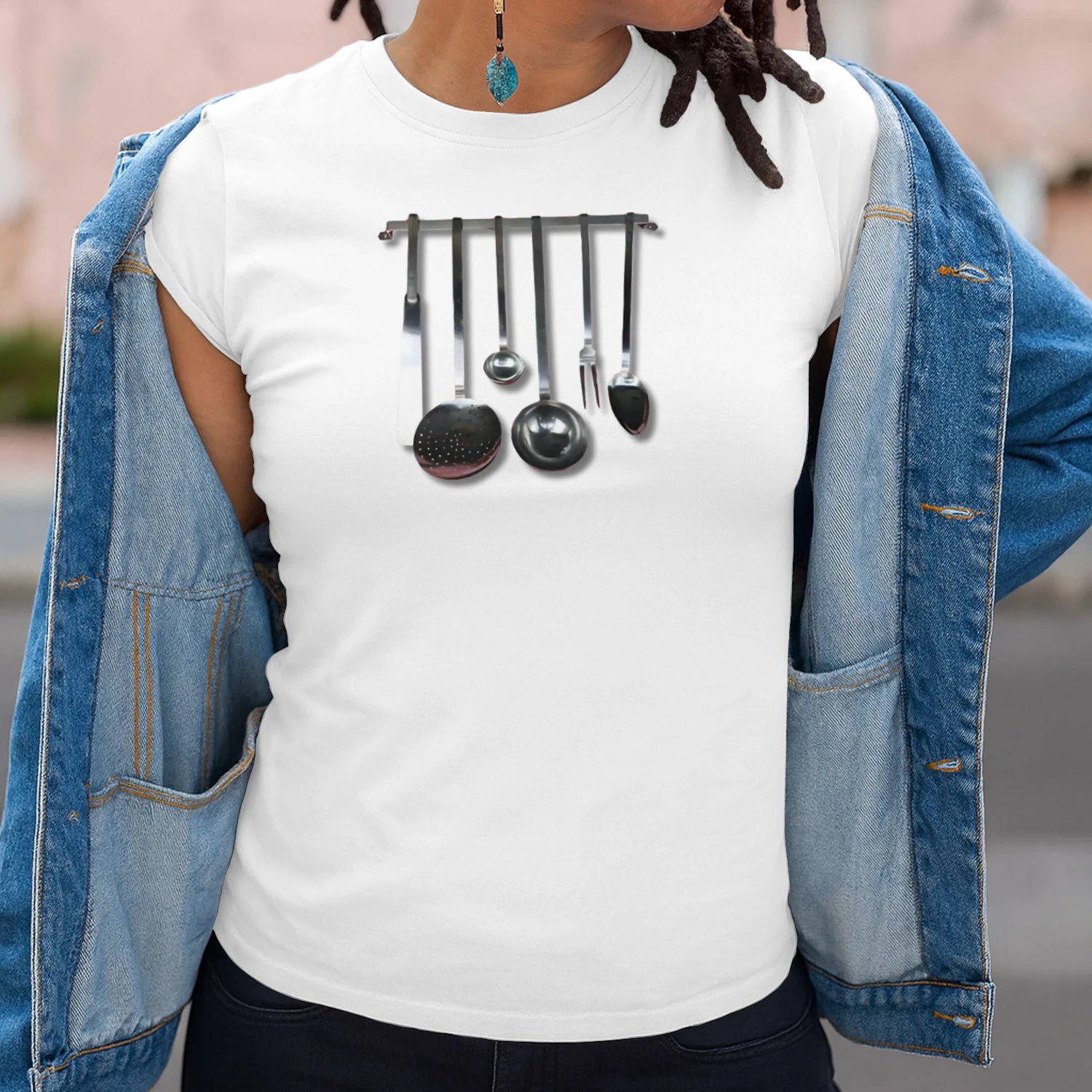 {"origin":"mayzing","colors":["Wit","Wit","Wit","Wit","Wit","Wit","Wit","Wit"],"sizes":["5XL","4XL","3XL","2XL","XL","L","M","S"],"isMainImage":false,"isCustomMockup":false}