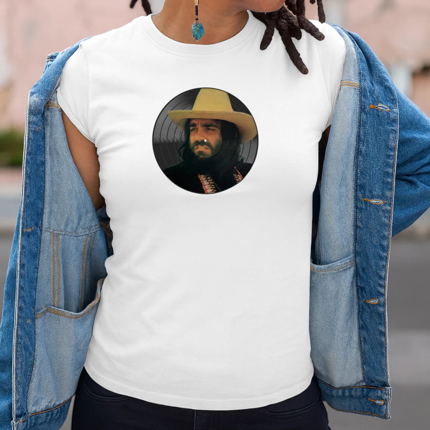 {"origin":"mayzing","colors":["Wit","Wit","Wit","Wit","Wit","Wit","Wit","Wit"],"sizes":["5XL","4XL","3XL","2XL","XL","L","M","S"],"isMainImage":false,"isCustomMockup":false}