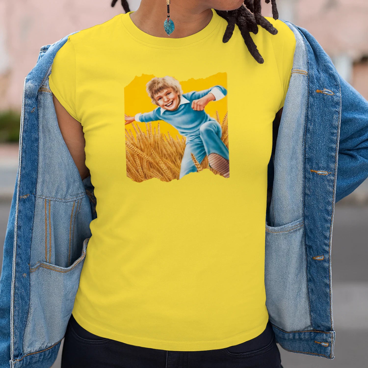 {"origin":"mayzing","colors":["Zonlichtgeel","Zonlichtgeel","Zonlichtgeel","Zonlichtgeel","Zonlichtgeel","Zonlichtgeel"],"sizes":["S","3XL","2XL","XL","L","M"],"isMainImage":false,"isCustomMockup":false}
